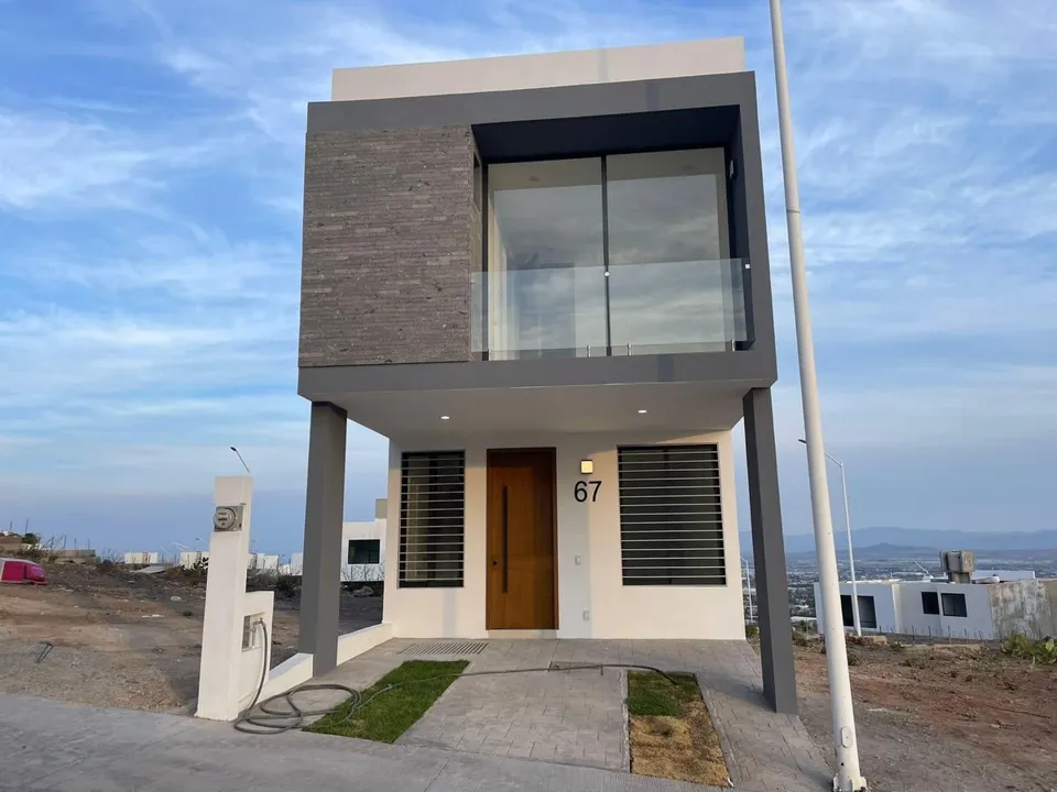 Foto 2 de Casa en Venta en Fraccionamiento Zimalta Tlaquepaque
