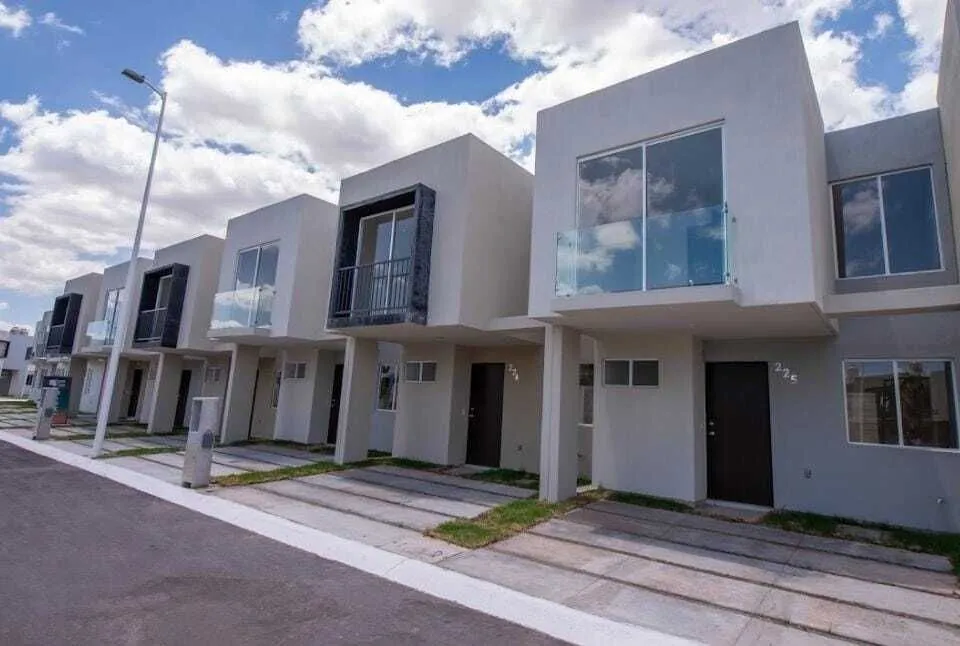 CASA EN CONDOMINIO EN VENTA, HACIENDA SANTA CRUZ, TLAJOMULCO, JAL.