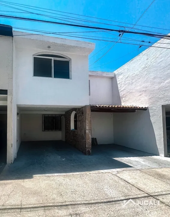 Foto 4 de Casa en renta dentro de coto en Lomas Altas, Zapopan