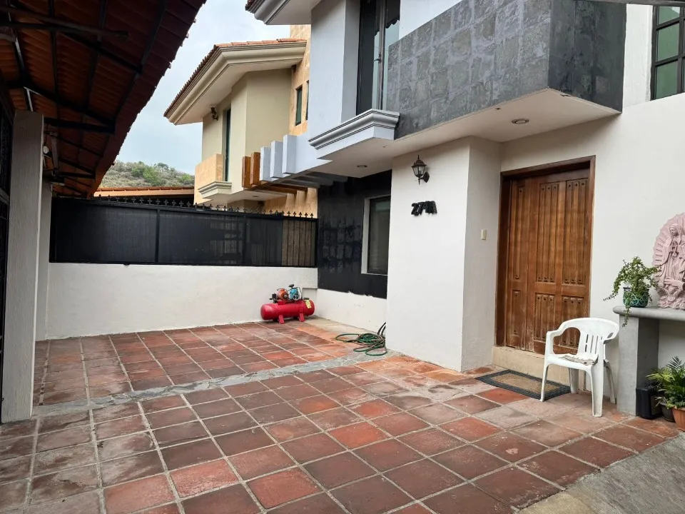 Casa en renta en Lomas de Santa Anita, Lomas de Santa Anita, Tlajomulco de Zuñiga