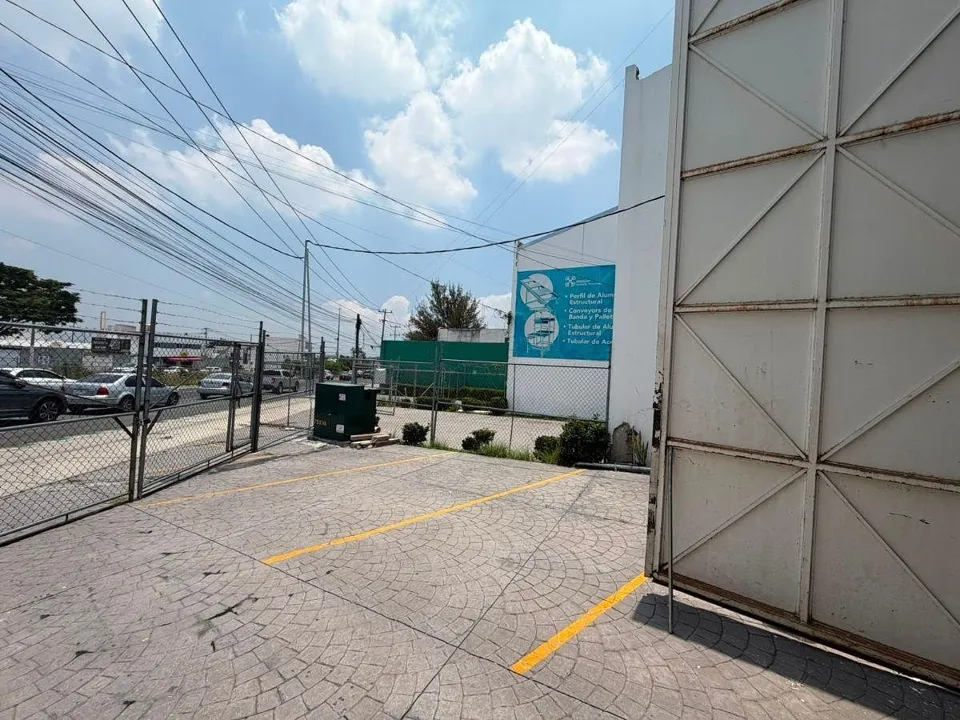 Foto 3 de BODEGA EN RENTA EN AV. LAS TORRES, GLORIAS DEL COLLI, ZAPOPAN, JAL.