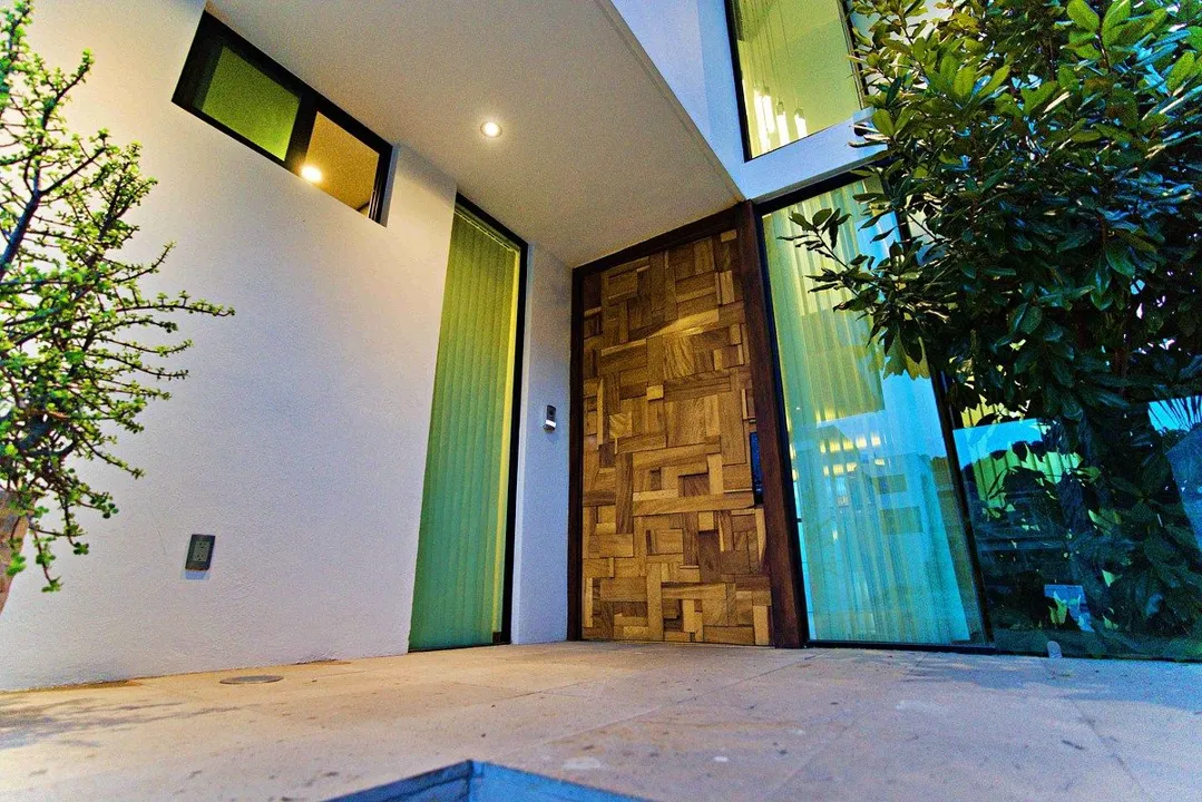 Foto 2 de CASA EN VENTA EN LOS ROBLES CON ALBERCA