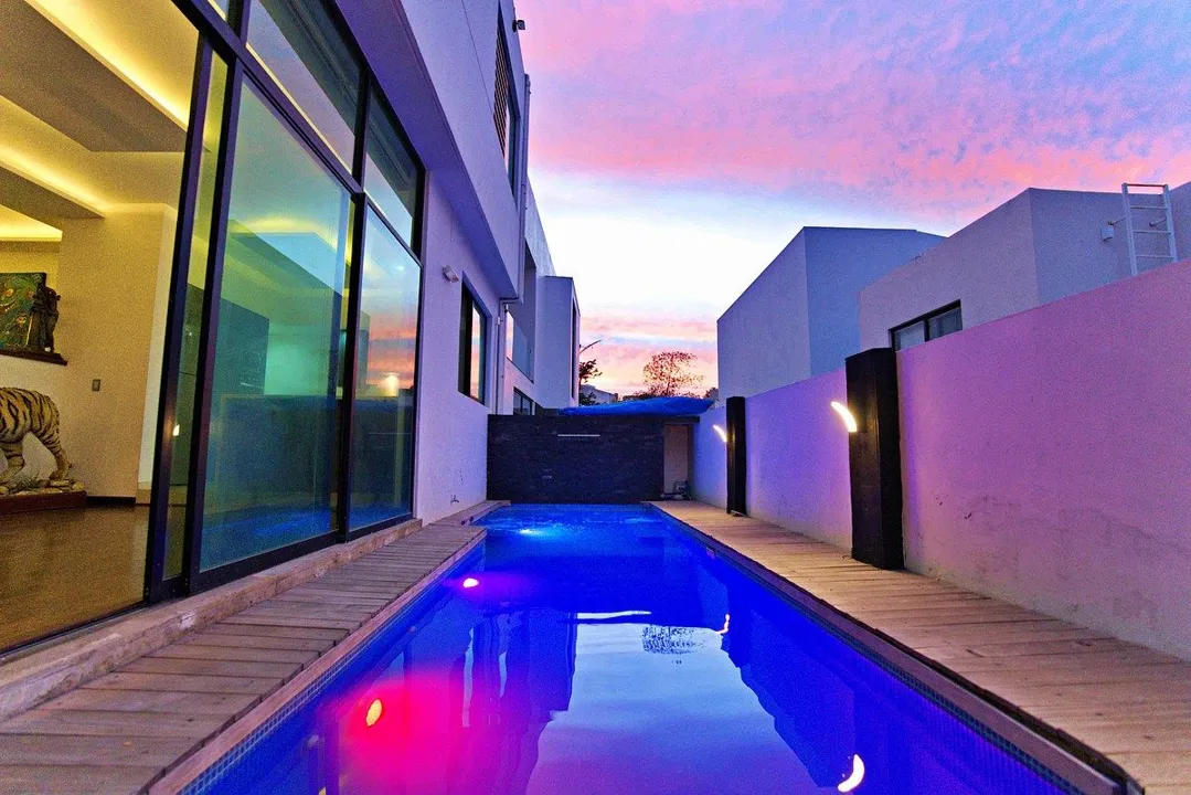 Foto 8 de CASA EN VENTA EN LOS ROBLES CON ALBERCA