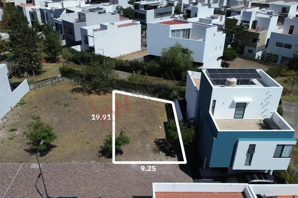 Foto 2 de Terreno en Venta en Bosques Vallarta dentro de Coto Amate