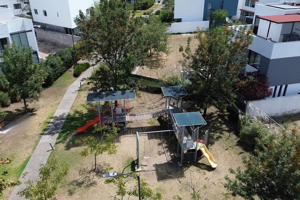 Foto 8 de Terreno en Venta en Bosques Vallarta dentro de Coto Amate