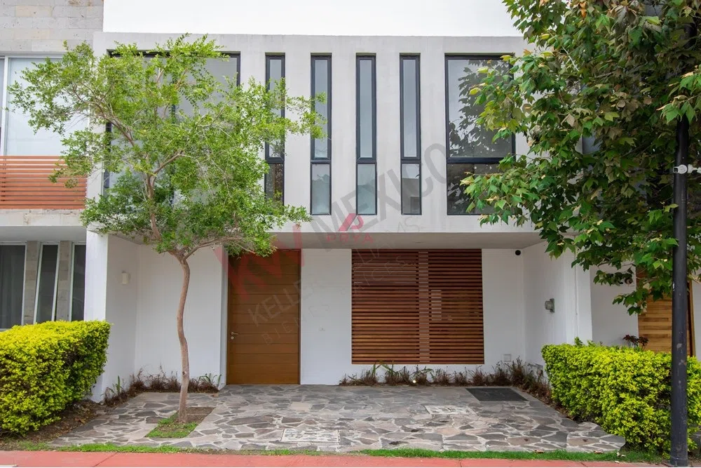 Propiedad en VENTA - Avenida Paseo Solares, Fraccionamiento Fontee, 45029 Zapopan, Jal, México