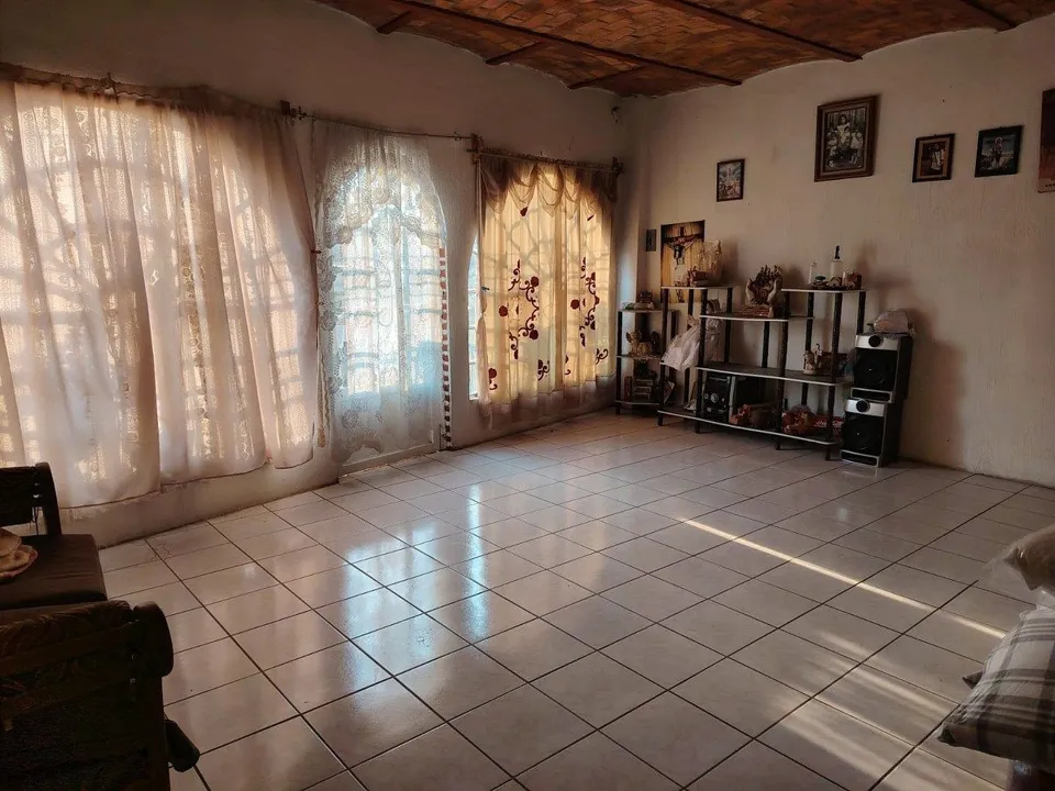 Foto 3 de CASA EN FRANCISCO SILVA ROMERO, TLAQUEPAQUE, CERCA DE CARR. LIBRE ZAPOTLANEJO