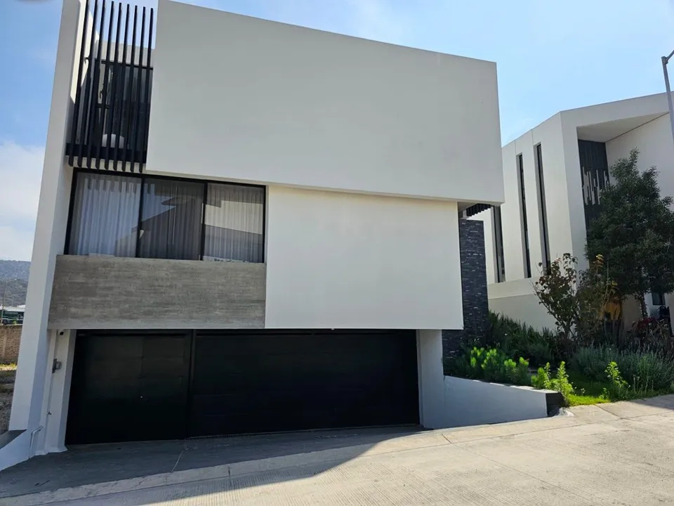 Foto 2 de Casa en Venta en Los Robles Residencial - Coto Castaños 36