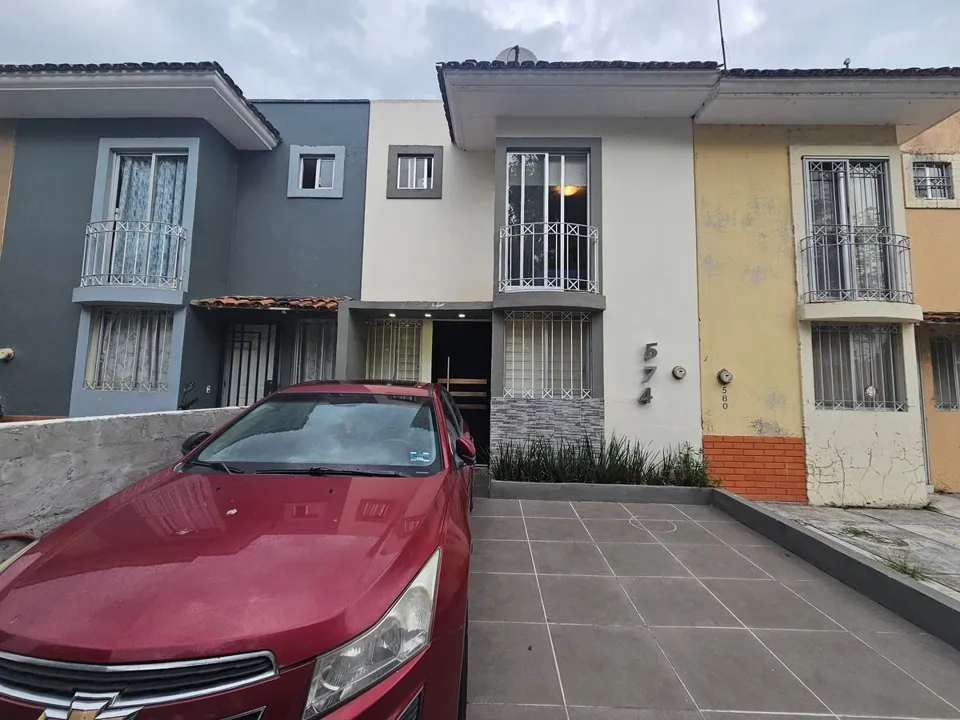 Casa frente a Parque en Real Casa Blanca
