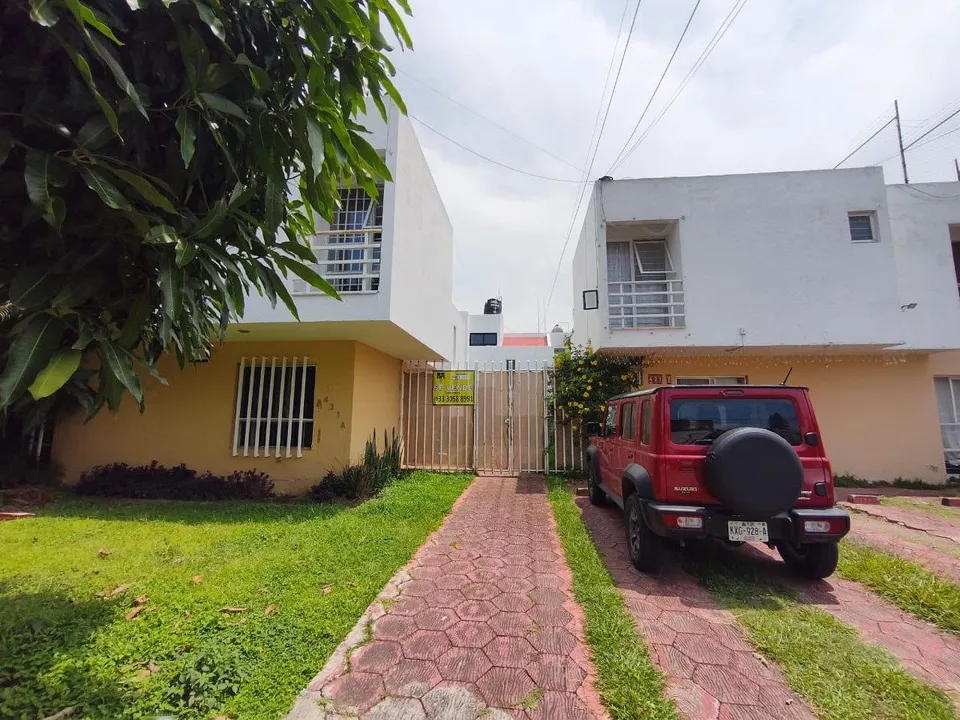 Foto 3 de Casa en venta en Jardines del Sol, coto privado con jardín