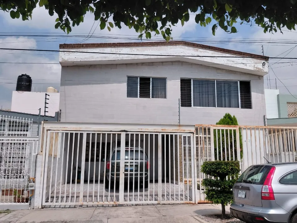 Casa en venta en Col. Camino Real, Zapopan, Jalisco