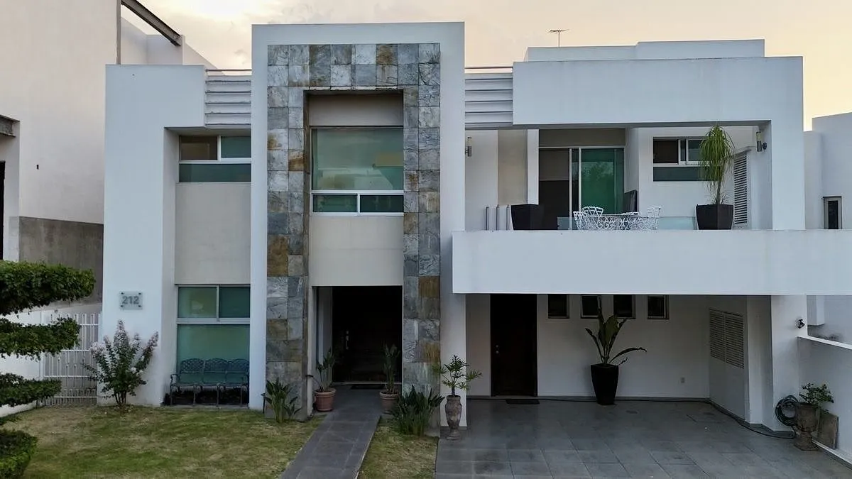 Foto 2 de Casa en Venta en Cumbres Residencial - Virreyes