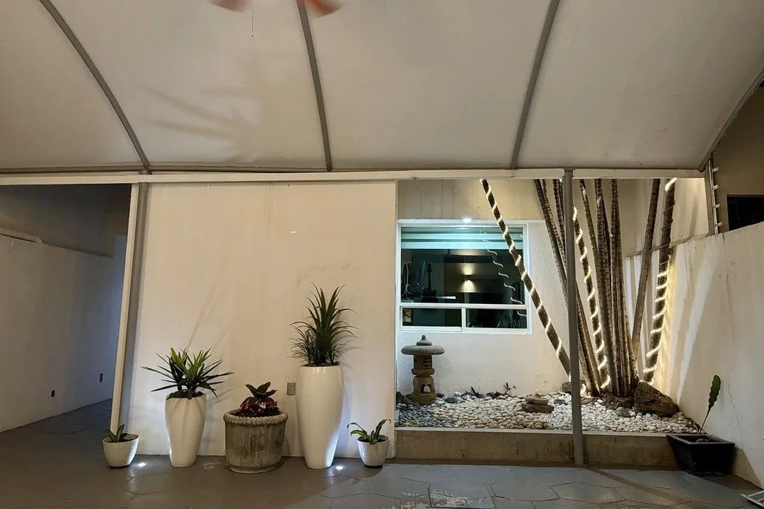 Foto 3 de Prados Tepeyac, a 7 minutos de "La Perla", 350 M2 de construcción, 3 recámaras