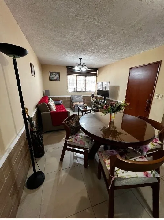 Foto 2 de Casa en venta en Calle Sierra Leona, Independencia, Guadalajara