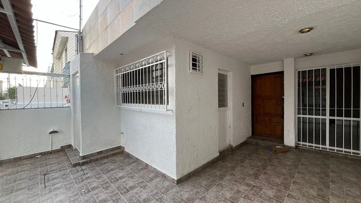 Foto 4 de Casa en Renta en Las Águilas, 5 rec., muy cerca de Av. La Calma (Patria)