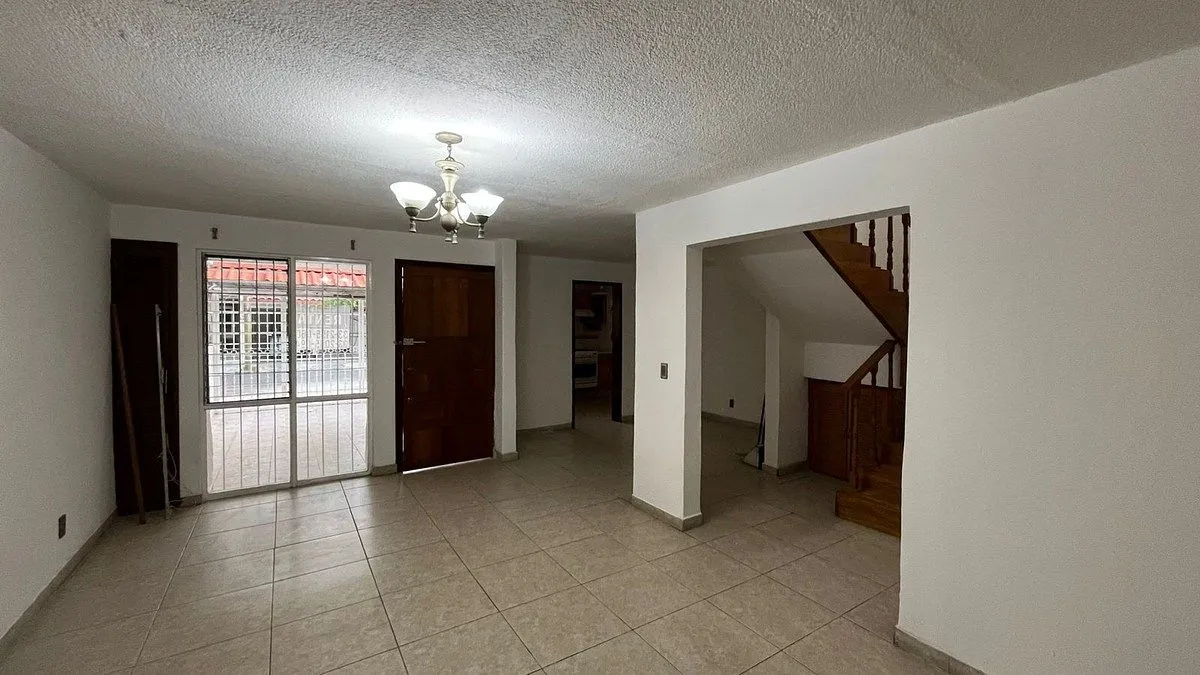 Foto 7 de Casa en Renta en Las Águilas, 5 rec., muy cerca de Av. La Calma (Patria)
