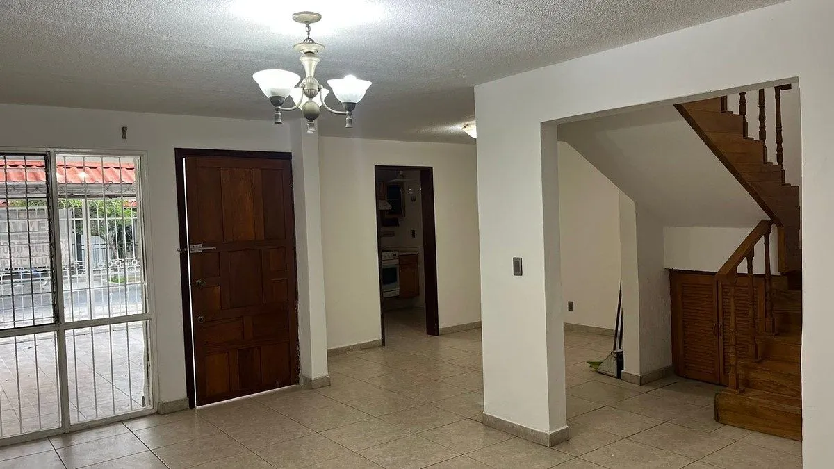Foto 8 de Casa en Renta en Las Águilas, 5 rec., muy cerca de Av. La Calma (Patria)