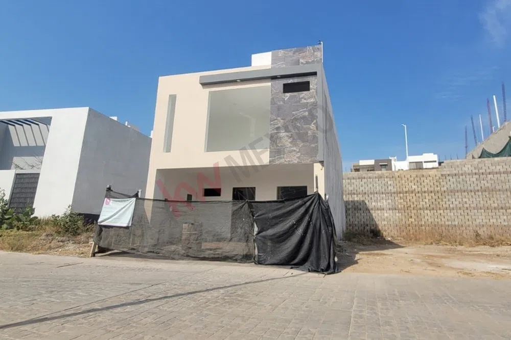 Casa en venta en Zimalta Residencial  3 recámaras y excelente distribución