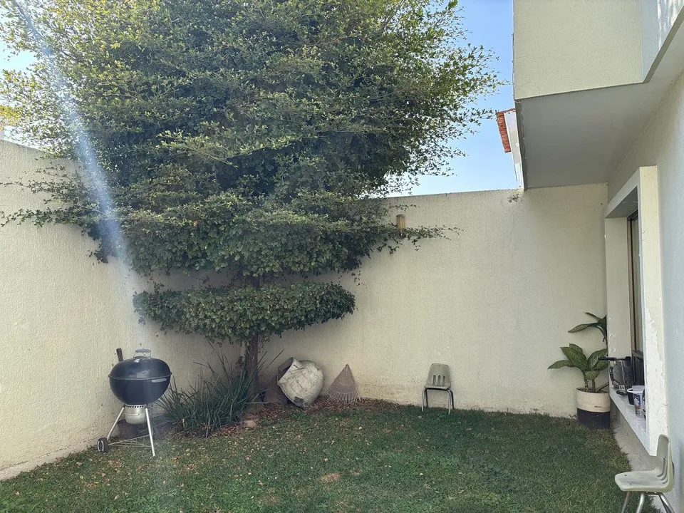 Foto 7 de Casa en Venta con Jardín y Recámara Principal con Vestidor y Tina