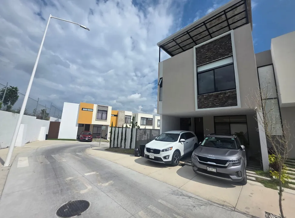 Foto 2 de Casa en venta en PUERTA MAGNOLIA, Santa Anita