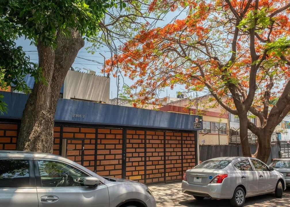 Oficinas en Venta en Arcos Sur calle Vidrio, privados con baño, cocineta.