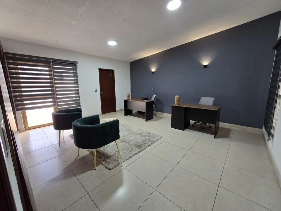 Oficina / Consultorio en renta en Calle Esmeralda, Residencial Victoria