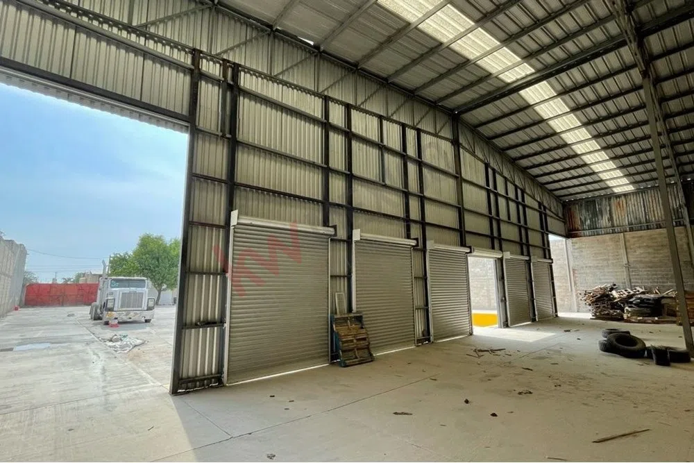 Foto 4 de Bodega en renta Tlajomulco de Zúñiga | 3,000 m² con Uso de Suelo Media.