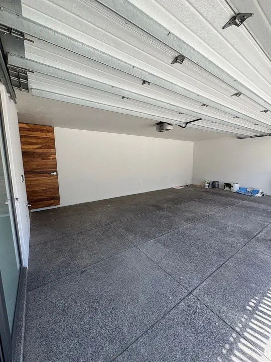 Foto 3 de CASA EN VENTA "PUERTA LAS LOMAS" con espectacular fachada discreta! Zapopan