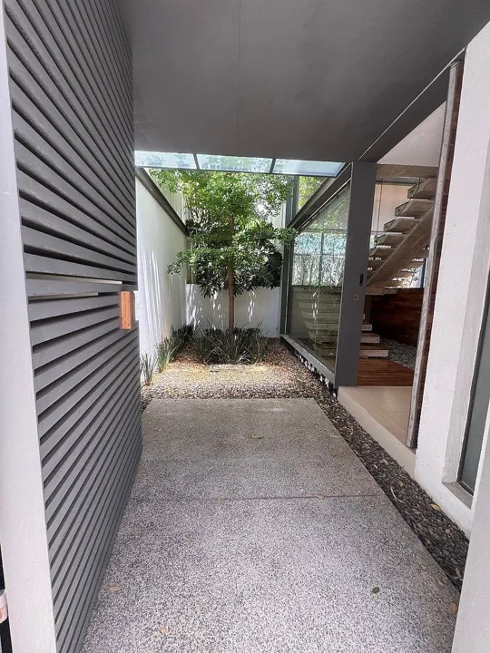 Foto 5 de CASA EN VENTA "PUERTA LAS LOMAS" con espectacular fachada discreta! Zapopan