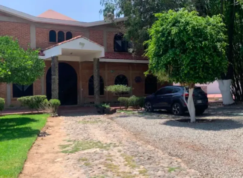 Foto 4 de CASA ESTILO COLONIAL CON GRAN TERRENO Y POTENCIAL PARA GIRO INDUSTRIAL (EJIDAL)