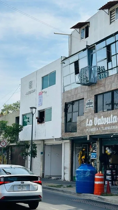 Foto 2 de Locales, Oficinas ó Bodegas en Venta - Enrique Dias de Leon y Plan de San Luis