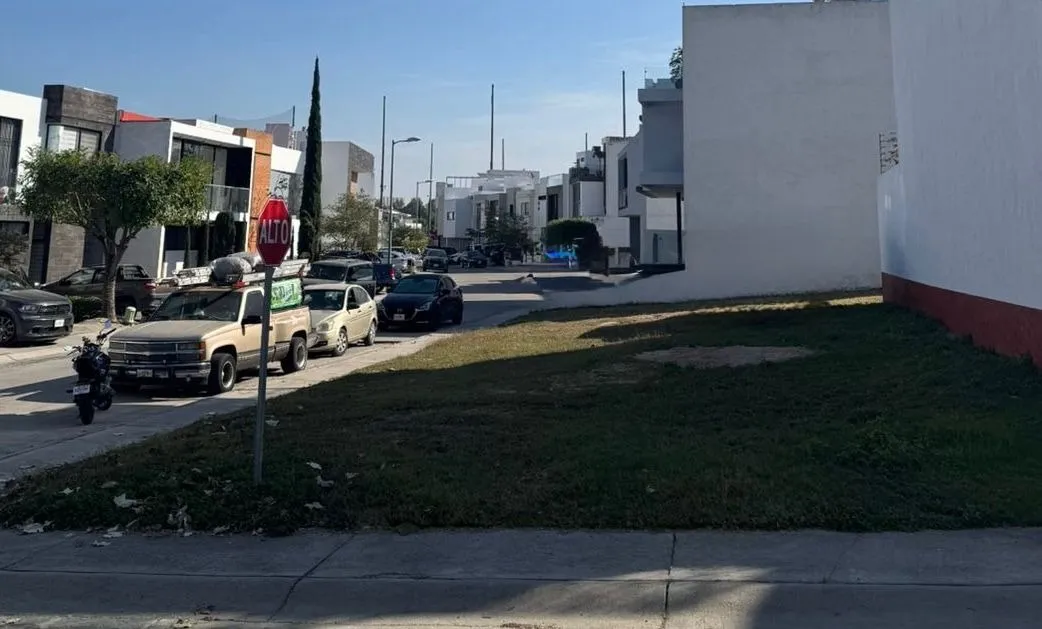 Terreno en venta en Avenida del Bosque Real, Valle Imperial , Zapopan
