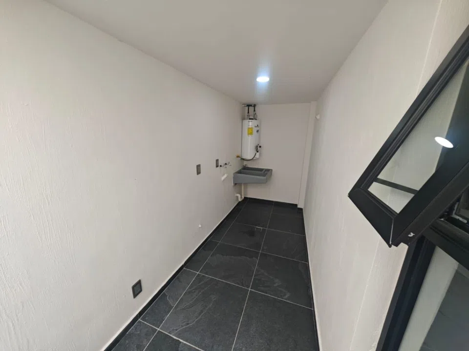 Foto 9 de Se Renta Departamento En Prolongación AV. las Fuentes  Primer Nivel a Cuadras DE López Mateos  Y A M