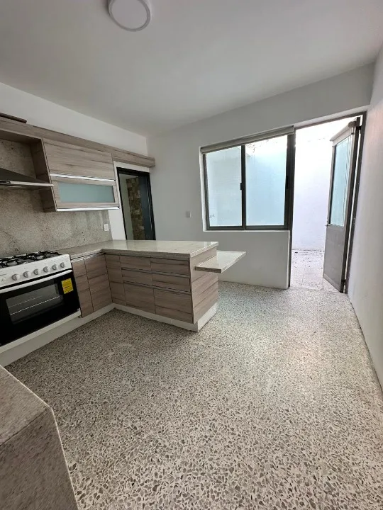 Foto 6 de Casa en venta en Calle Fuego, Jardines del Bosque, Guadalajara