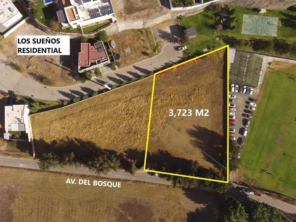 Terreno En Venta En Colonia El Bajío, Zapopan, Jalisco.