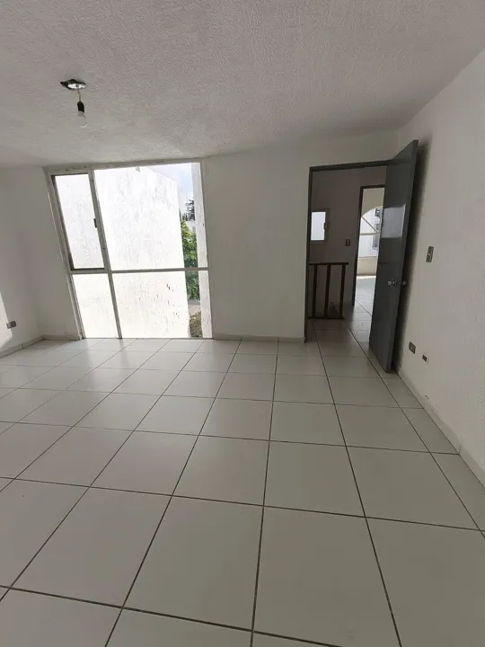 Foto 2 de CASA EN RENTA-CAMINO REAL A COLIMA