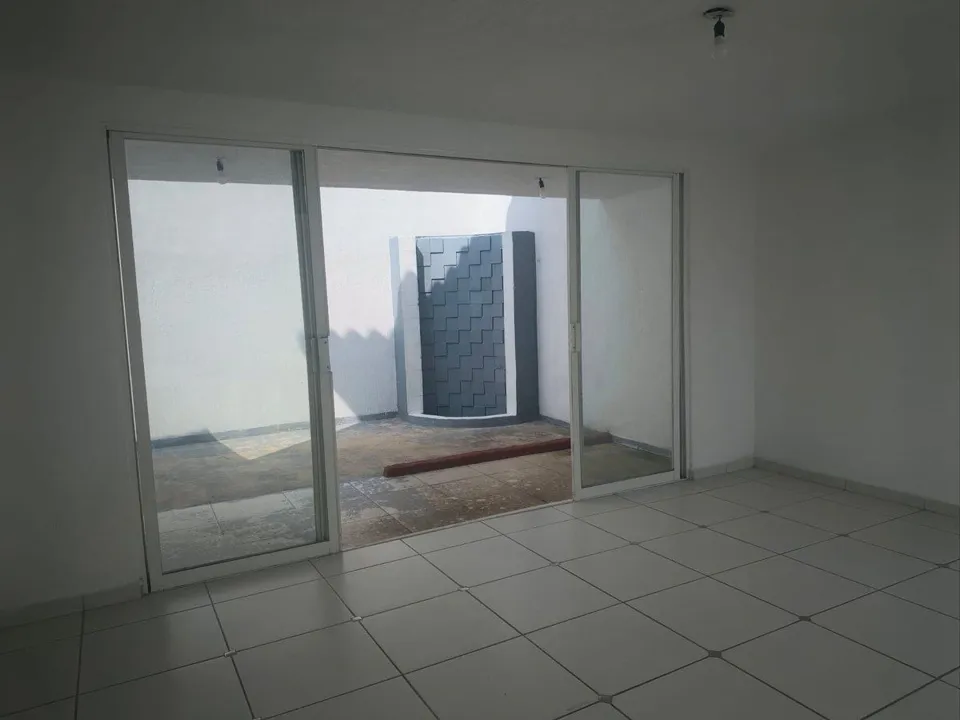 Foto 4 de CASA EN RENTA-CAMINO REAL A COLIMA