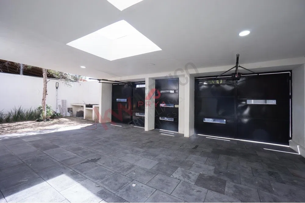Foto 6 de Casa Remodelada en Venta Vallarta Universidad Zapopan | 3 Recámaras + 2 Estudios