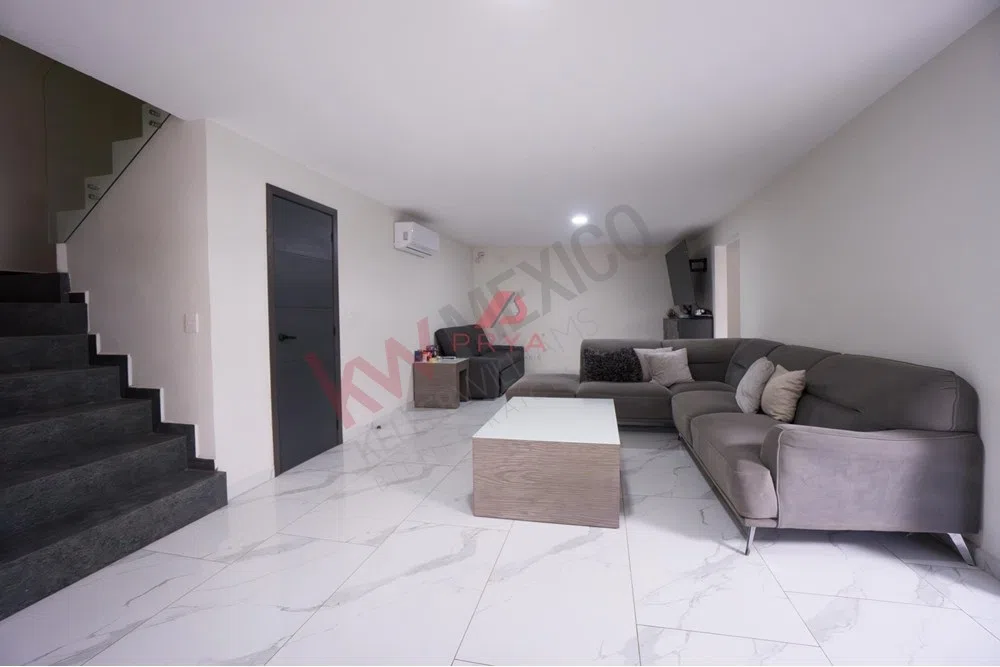 Foto 7 de Casa Remodelada en Venta Vallarta Universidad Zapopan | 3 Recámaras + 2 Estudios