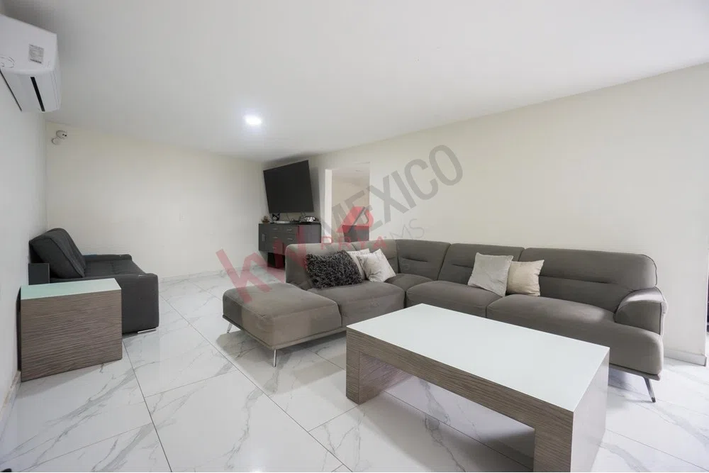 Foto 9 de Casa Remodelada en Venta Vallarta Universidad Zapopan | 3 Recámaras + 2 Estudios