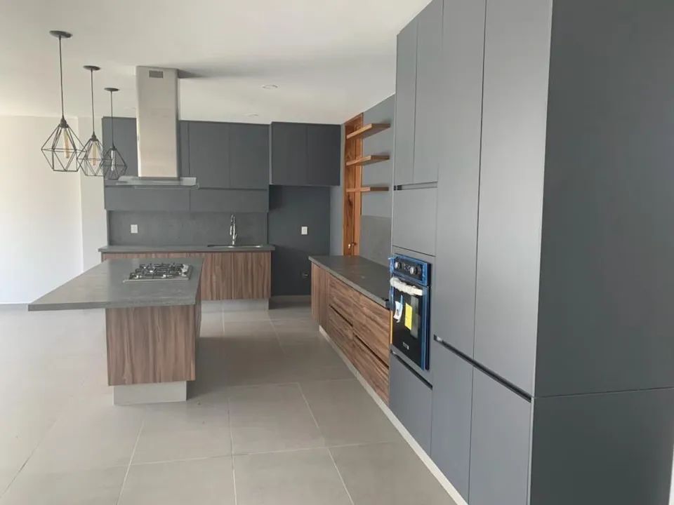 Hermosa residencia dentro de coto zona Andares