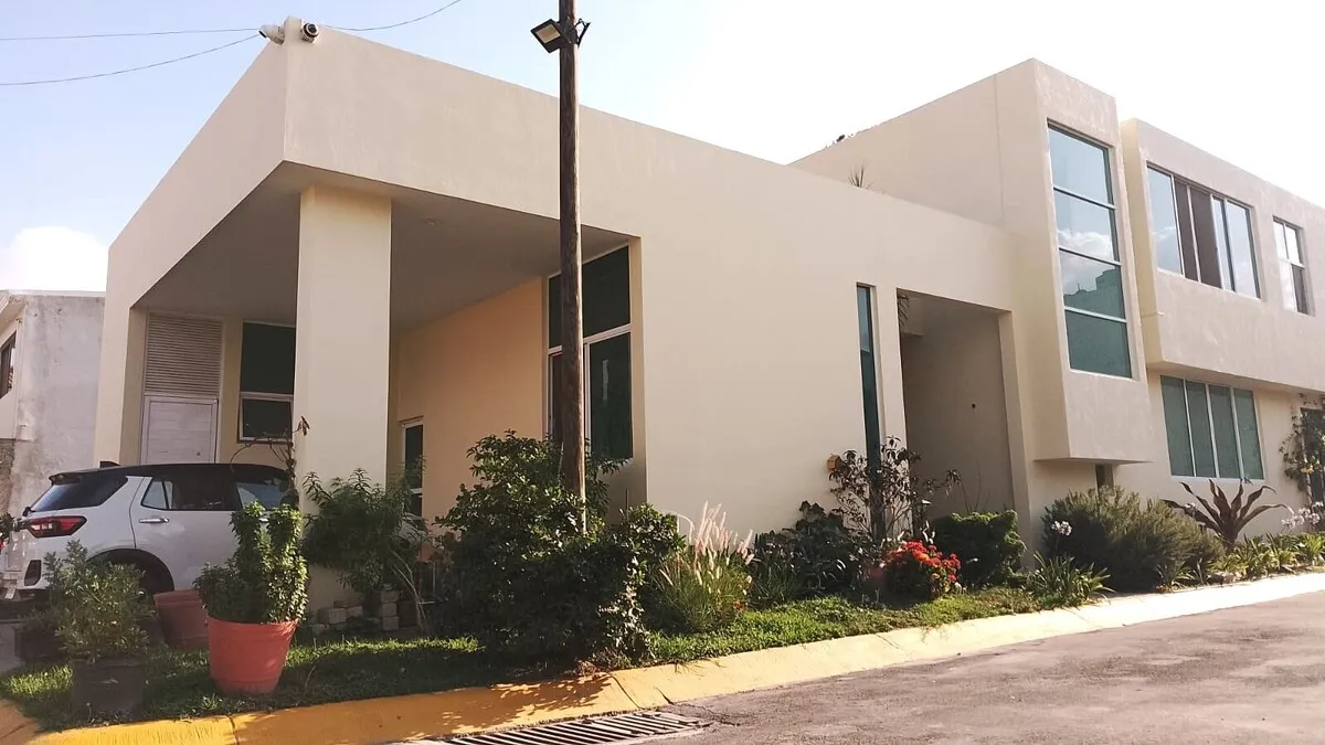 Foto 2 de Casa en Venta en Mariano Otero - Guardia Nacional 3