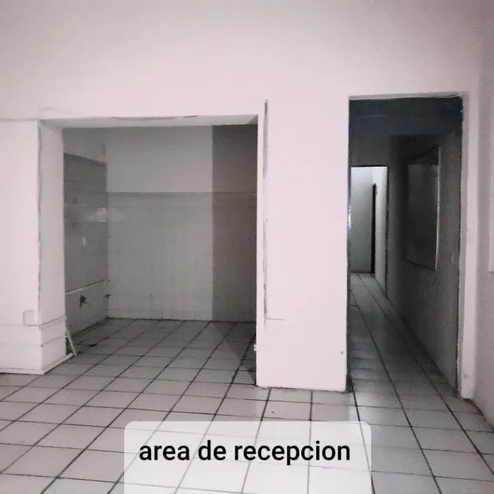 Foto 3 de Bodega Comercial en venta en Roque Abarca, La Perla, Guadalajara
