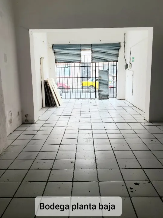 Foto 6 de Bodega Comercial en venta en Roque Abarca, La Perla, Guadalajara