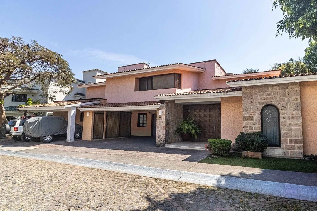 CASA EN VENTA  EN COLINAS DE SAN JAVIER