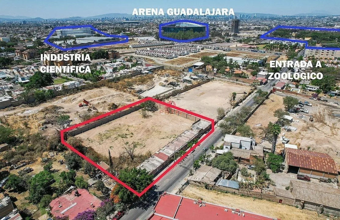 Foto 2 de Terreno en venta en Huentitán Guadalajara 4,030 m² para desarrollo vertical.