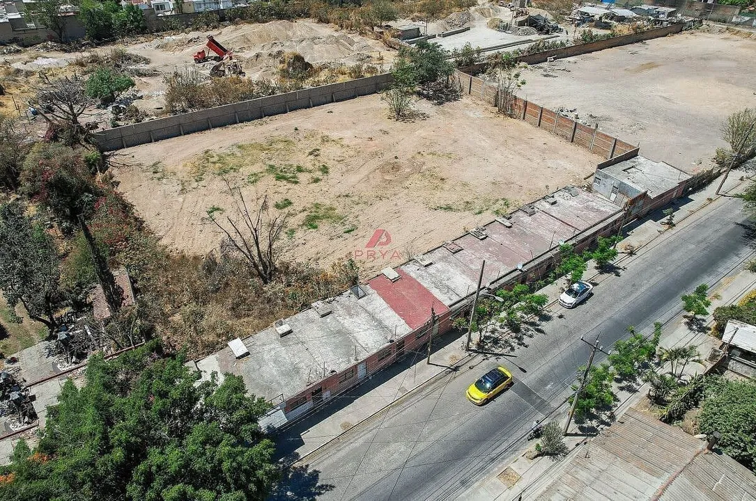 Foto 4 de Terreno en venta en Huentitán Guadalajara 4,030 m² para desarrollo vertical.