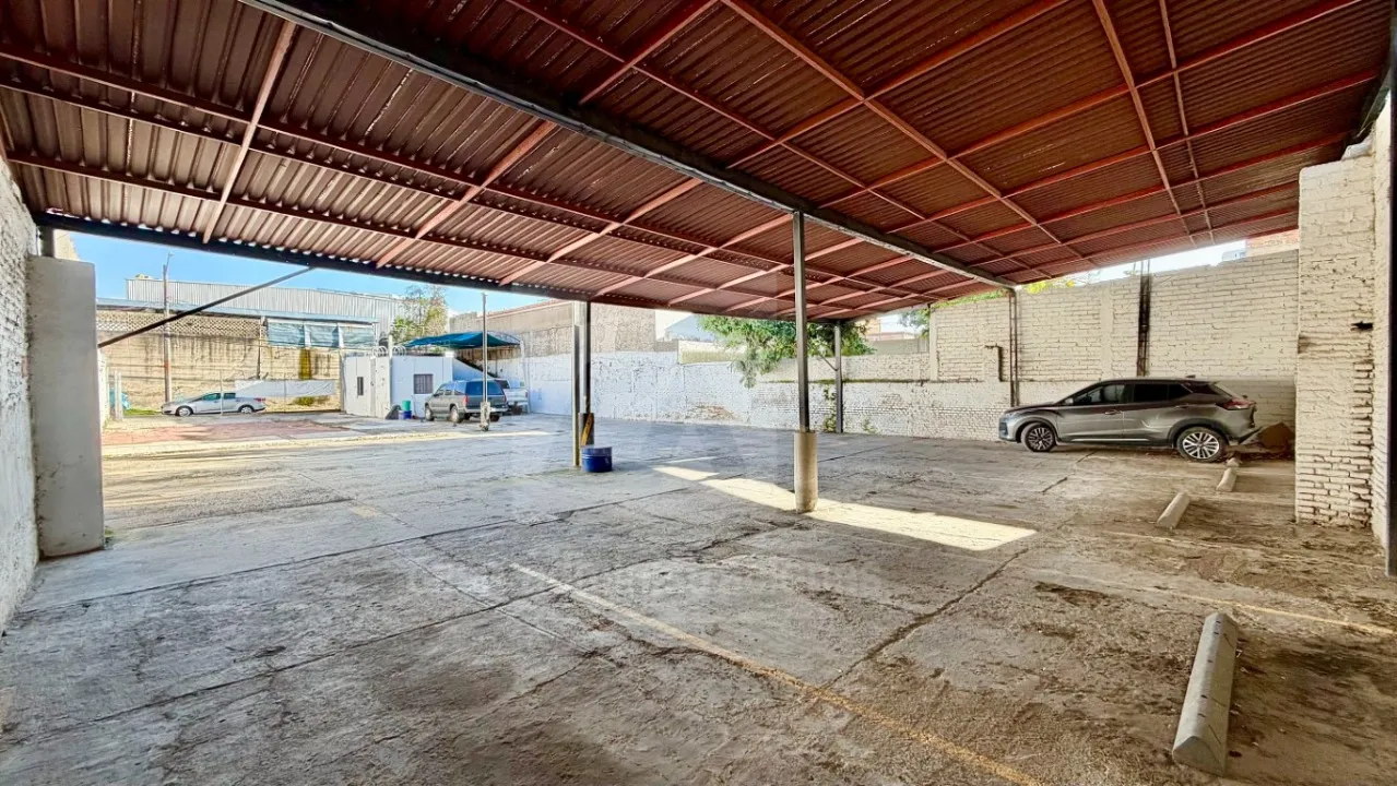 Foto 7 de Terreno en venta en Calle Mar Rojo, Observatorio, Guadalajara