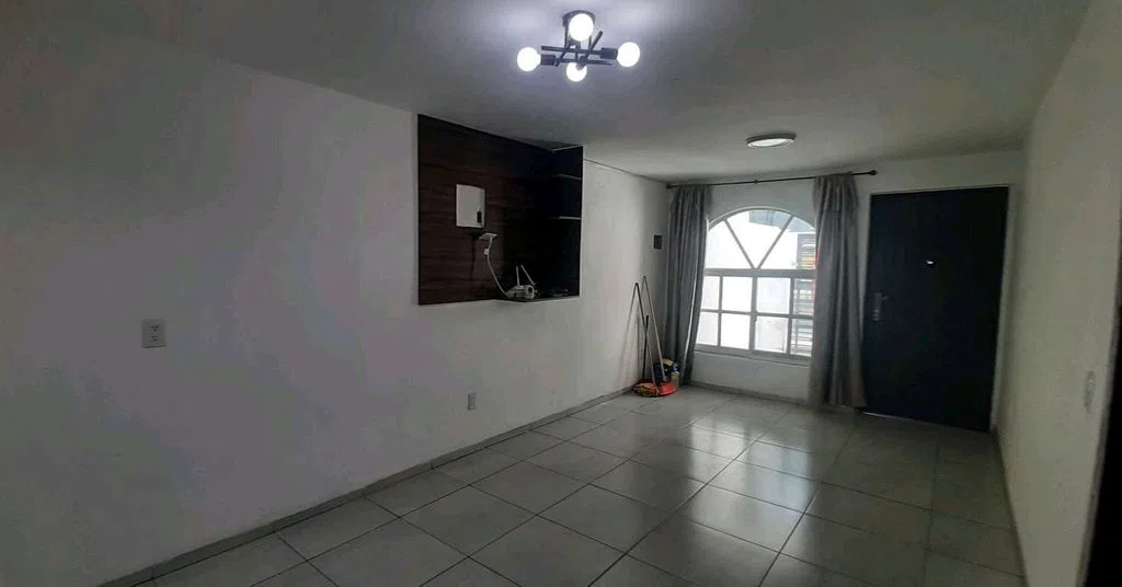 Foto 4 de Casa en Venta con Local Comercial en Parques Zapopan