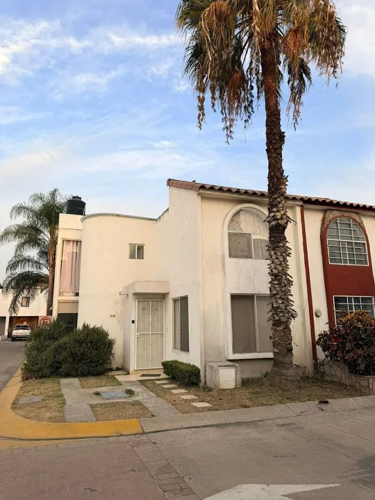 Casa en Venta en Los Olivos Tlaquepaque - Coto Olmo 146
